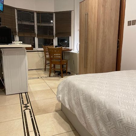 North London Studio Apartment Εξωτερικό φωτογραφία