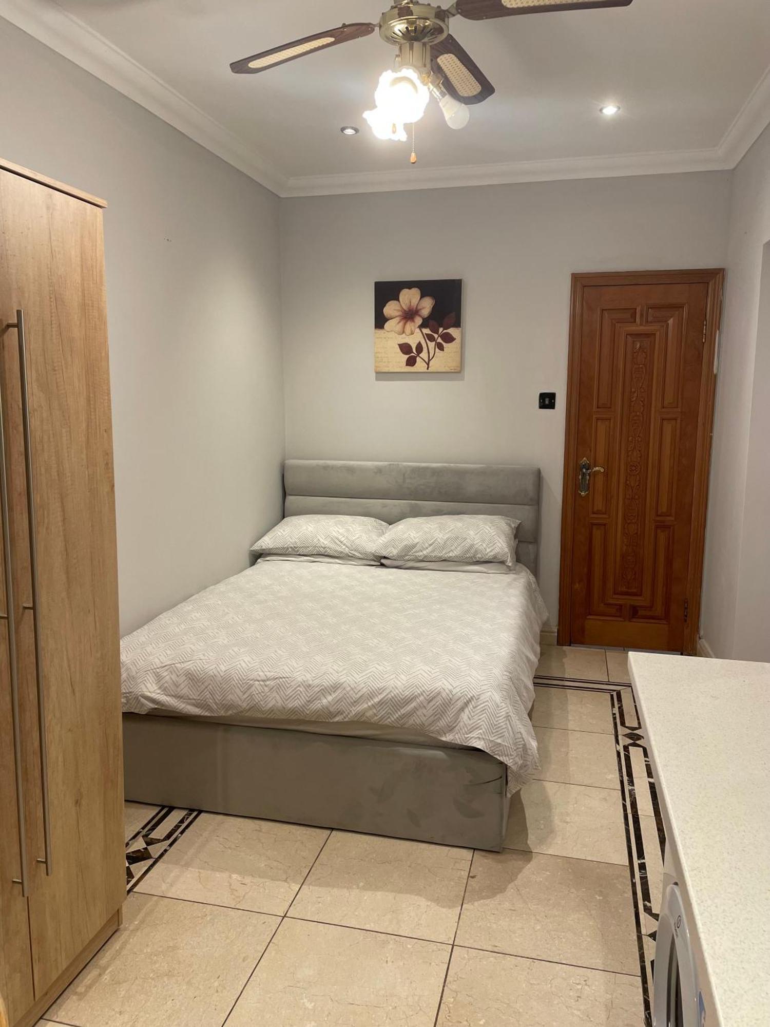 North London Studio Apartment Εξωτερικό φωτογραφία