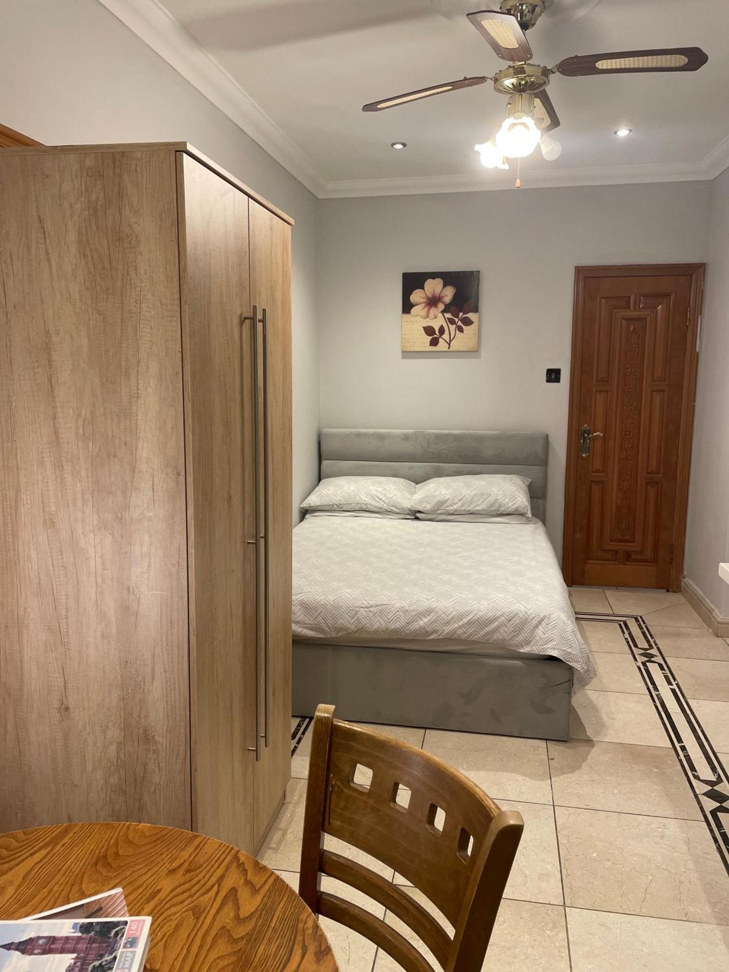 North London Studio Apartment Εξωτερικό φωτογραφία