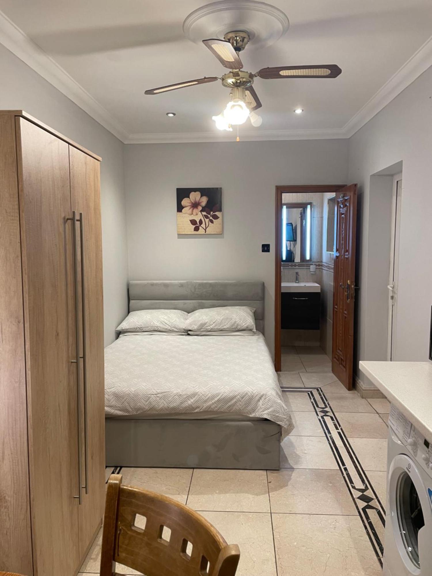 North London Studio Apartment Εξωτερικό φωτογραφία